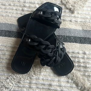 NEW! Black, matte chain detail sandals